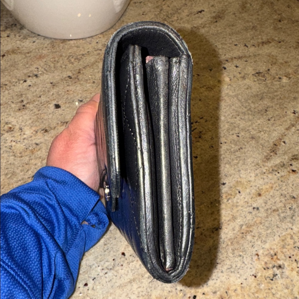CHANEL Gusset Flap Leather Wallet - Picture 8 of 13